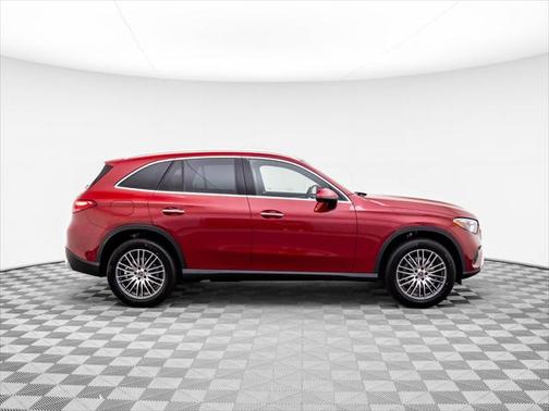 2025 Mercedes-Benz GLC 300 4MATIC