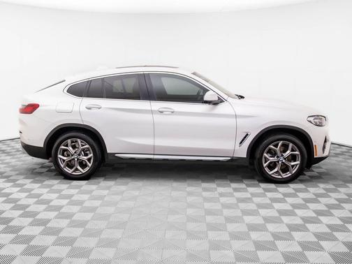 2022 BMW X4 xDrive30i