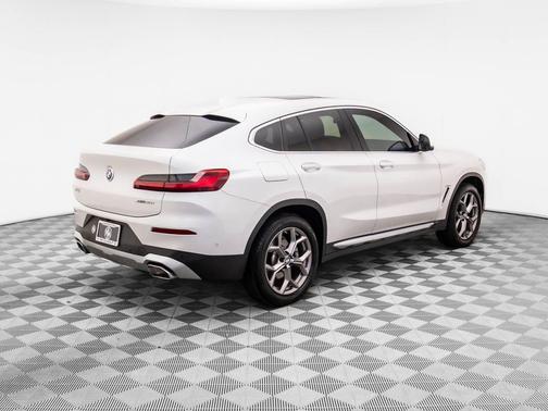 2022 BMW X4 xDrive30i