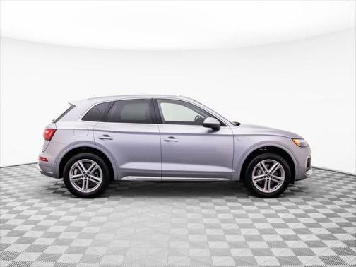2022 Audi Q5 e 55 S line Prestige