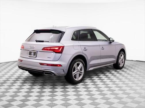 2022 Audi Q5 e 55 S line Prestige