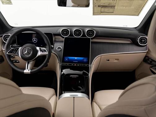 2025 Mercedes-Benz GLC 300 4MATIC