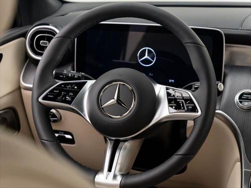 2025 Mercedes-Benz GLC 300 4MATIC