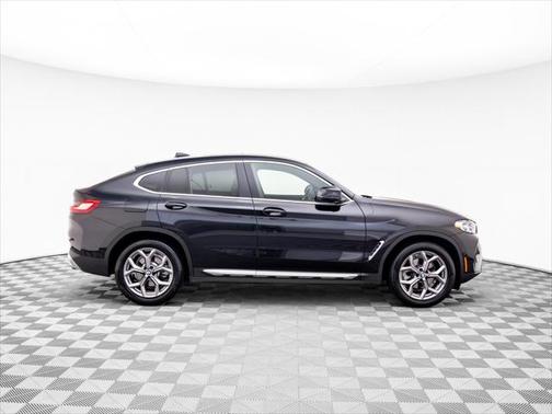 2023 BMW X4 xDrive30i