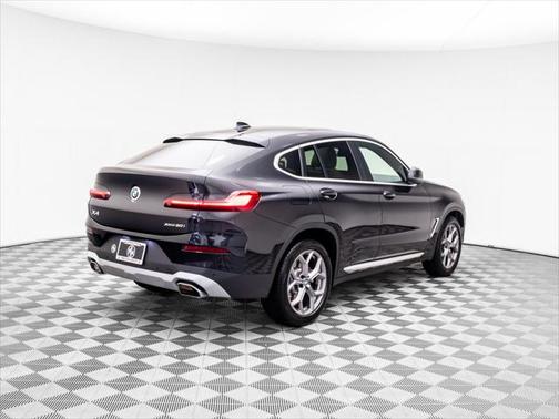 2023 BMW X4 xDrive30i