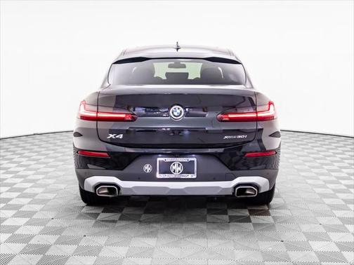2023 BMW X4 xDrive30i