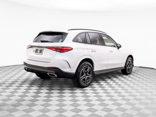 2026 Mercedes-Benz GLC 300 4MATIC