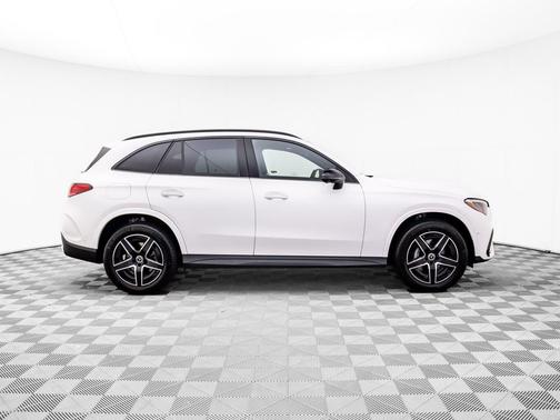 2026 Mercedes-Benz GLC 300 4MATIC