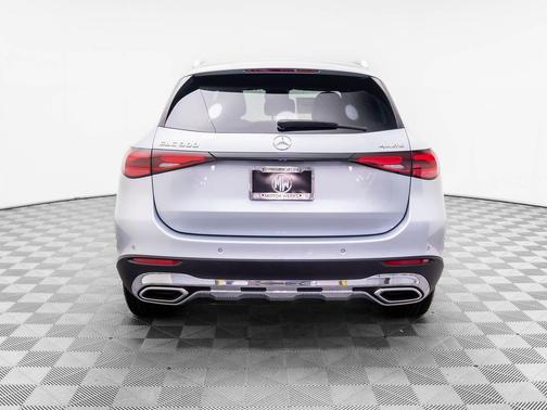 2026 Mercedes-Benz GLC 300 4MATIC