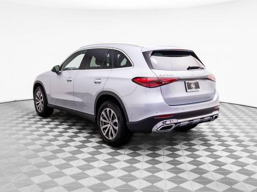2026 Mercedes-Benz GLC 300 4MATIC