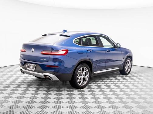 2022 BMW X4 xDrive30i