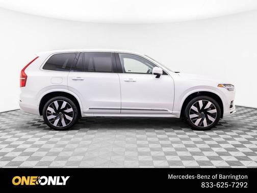Crystal White Metallic 2024 Volvo XC90 Recharge Plug-In Hybrid T8 Ultimate Bright Theme 7-Seater