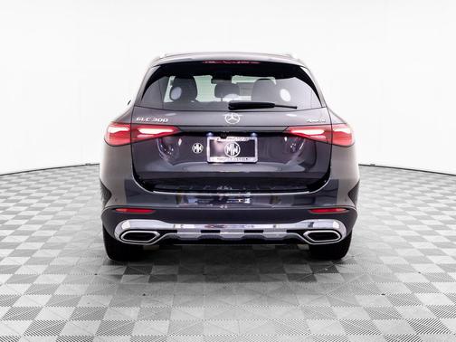 2026 Mercedes-Benz GLC 300 4MATIC