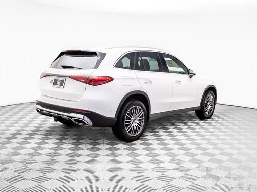 2026 Mercedes-Benz GLC 300 4MATIC