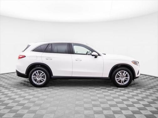 2025 Mercedes-Benz GLC 300 4MATIC