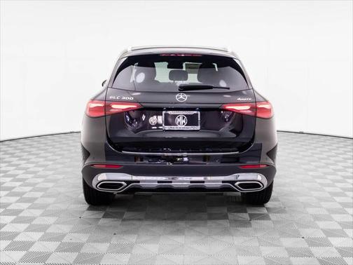 2025 Mercedes-Benz GLC 300 4MATIC