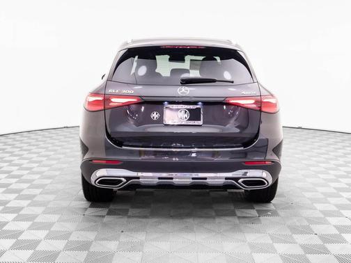 2026 Mercedes-Benz GLC 300 4MATIC