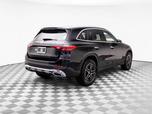 2026 Mercedes-Benz GLC 300 4MATIC