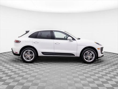 2023 Porsche Macan Base