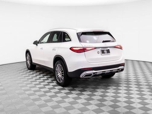 2026 Mercedes-Benz GLC 300 4MATIC