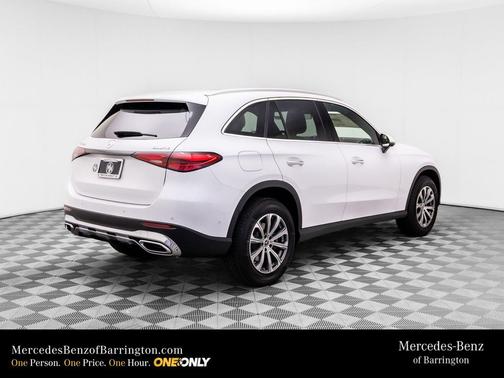 MANUFAKTUR Moonlight White Metallic 2026 Mercedes-Benz GLC 300 4MATIC