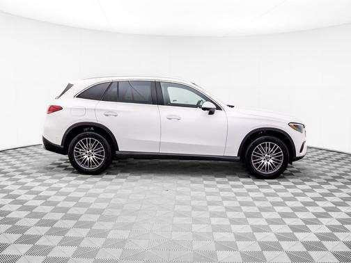 2026 Mercedes-Benz GLC 300 4MATIC