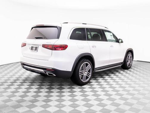 2026 Mercedes-Benz GLS 450 4MATIC
