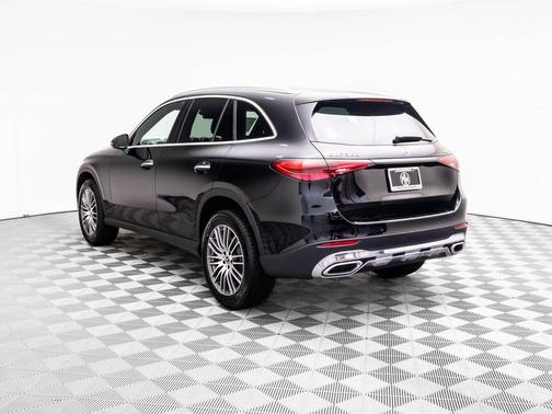 2026 Mercedes-Benz GLC 300 4MATIC