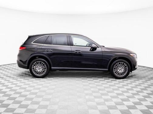 2026 Mercedes-Benz GLC 300 4MATIC