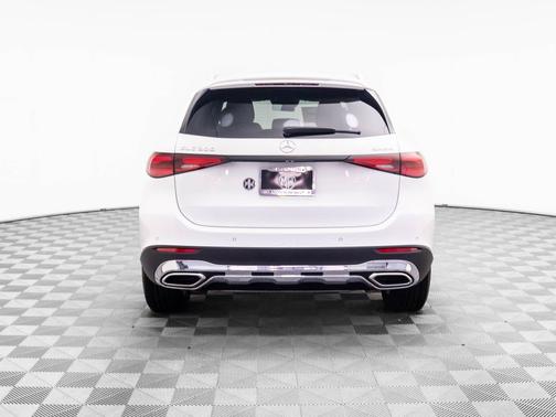2026 Mercedes-Benz GLC 300 4MATIC