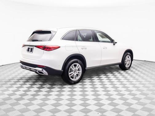 2026 Mercedes-Benz GLC 300 4MATIC