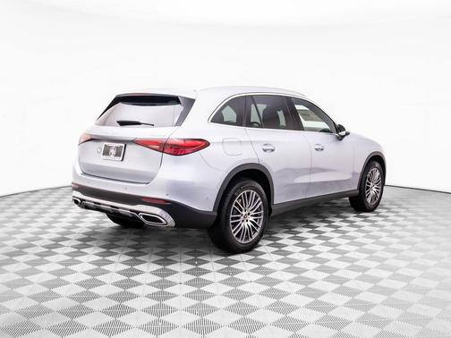 2026 Mercedes-Benz GLC 300 4MATIC