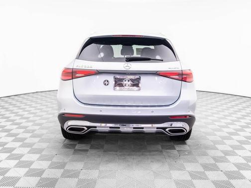 2026 Mercedes-Benz GLC 300 4MATIC