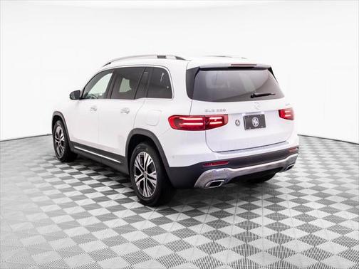 2025 Mercedes-Benz GLB 250 4MATIC