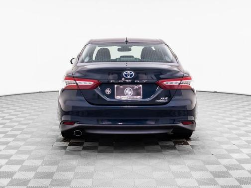 2019 Toyota Camry Hybrid XLE