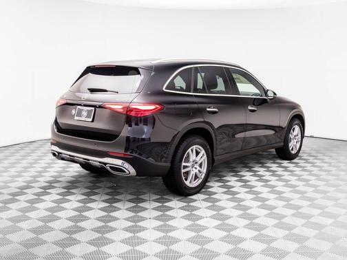 2025 Mercedes-Benz GLC 300 4MATIC