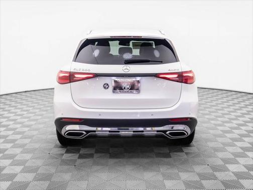 2025 Mercedes-Benz GLC 300 4MATIC