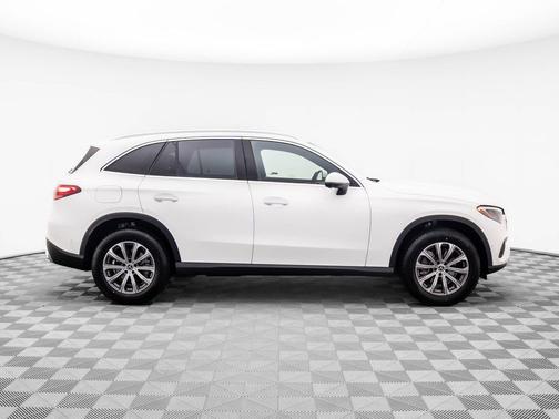 2025 Mercedes-Benz GLC 300 4MATIC