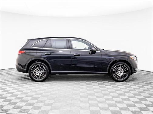 2025 Mercedes-Benz GLC 300 4MATIC