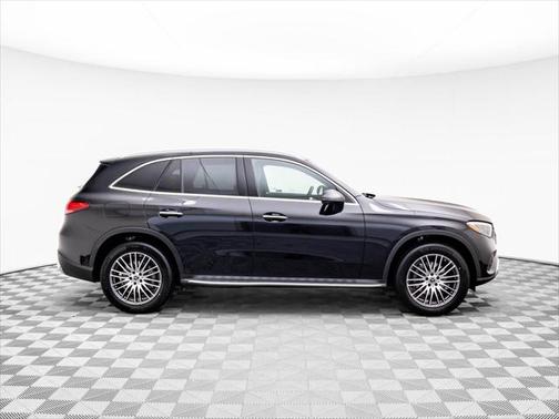 2025 Mercedes-Benz GLC 300 4MATIC