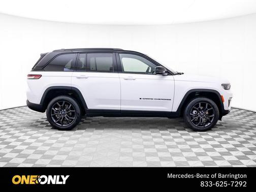 Bright White Clearcoat 2025 Jeep Grand Cherokee Limited