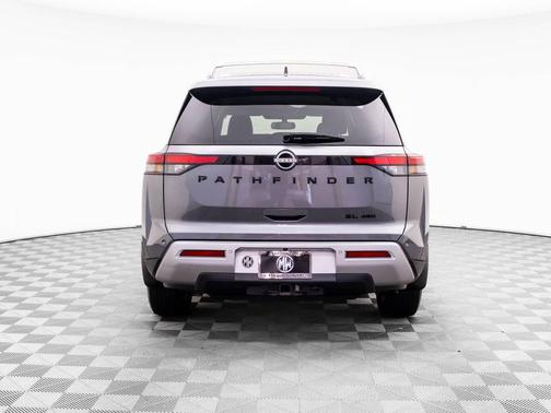 2022 Nissan Pathfinder SL 4WD