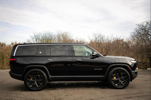 2023 Rivian R1S Adventure