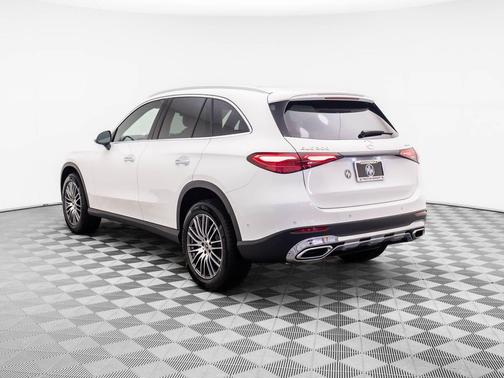 2025 Mercedes-Benz GLC 300 4MATIC