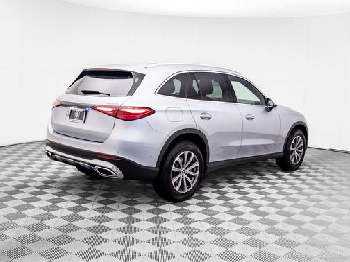 2025 Mercedes-Benz GLC 300 4MATIC