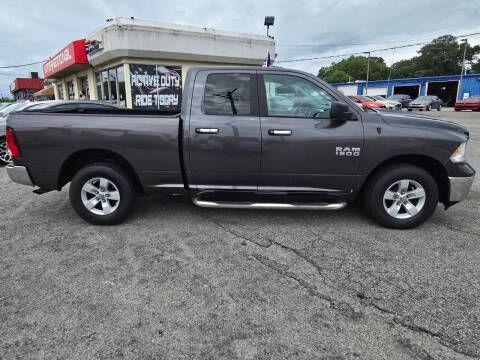 2017 RAM 1500 SLT
