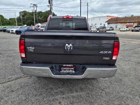 2017 RAM 1500 SLT