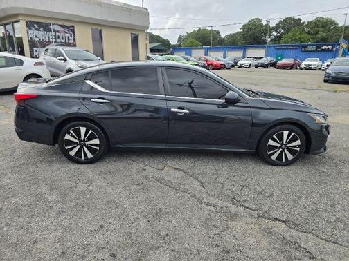 2021 Nissan Altima 2.5 SV
