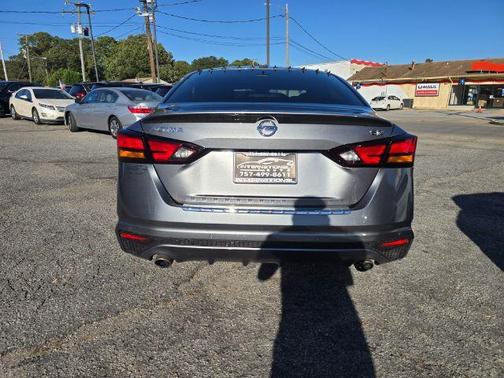 2022 Nissan Altima SR FWD