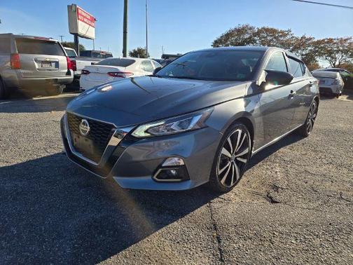 2022 Nissan Altima SR FWD